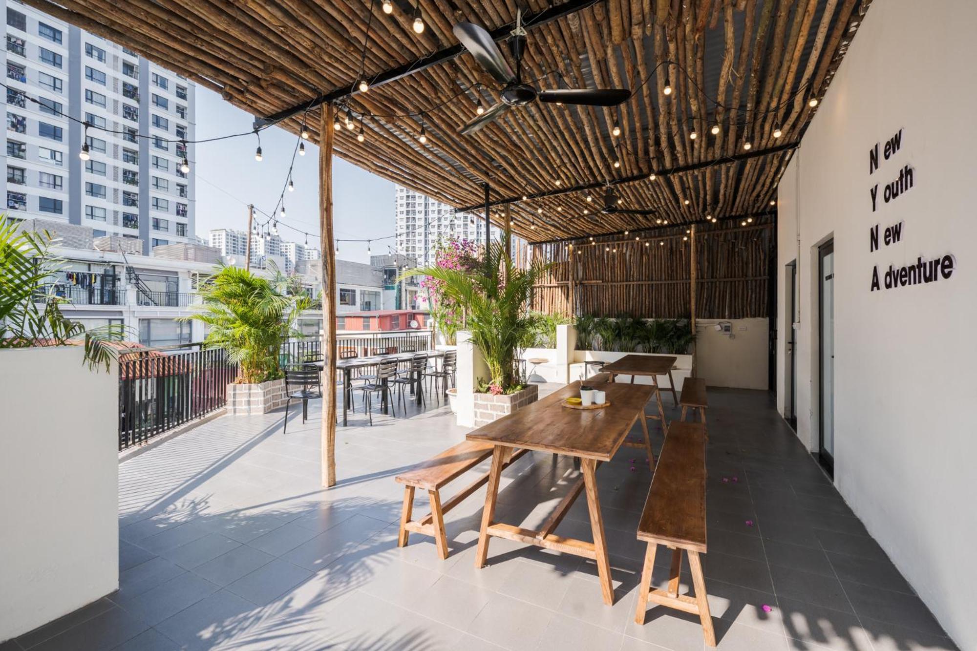 Opulent Skyline Retreat - Elevated Living - Inspired Design Căn hộ