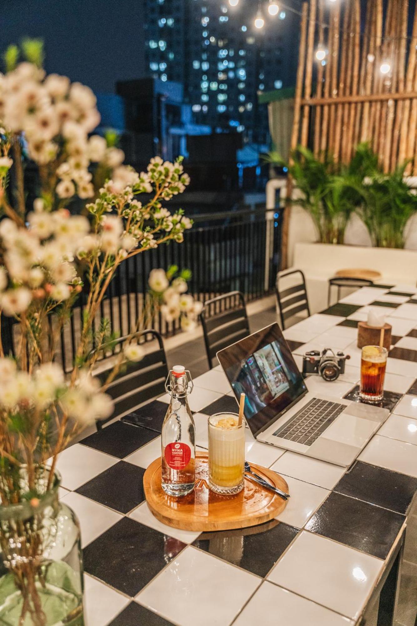 Căn hộ Opulent Skyline Retreat - Elevated Living - Inspired Design