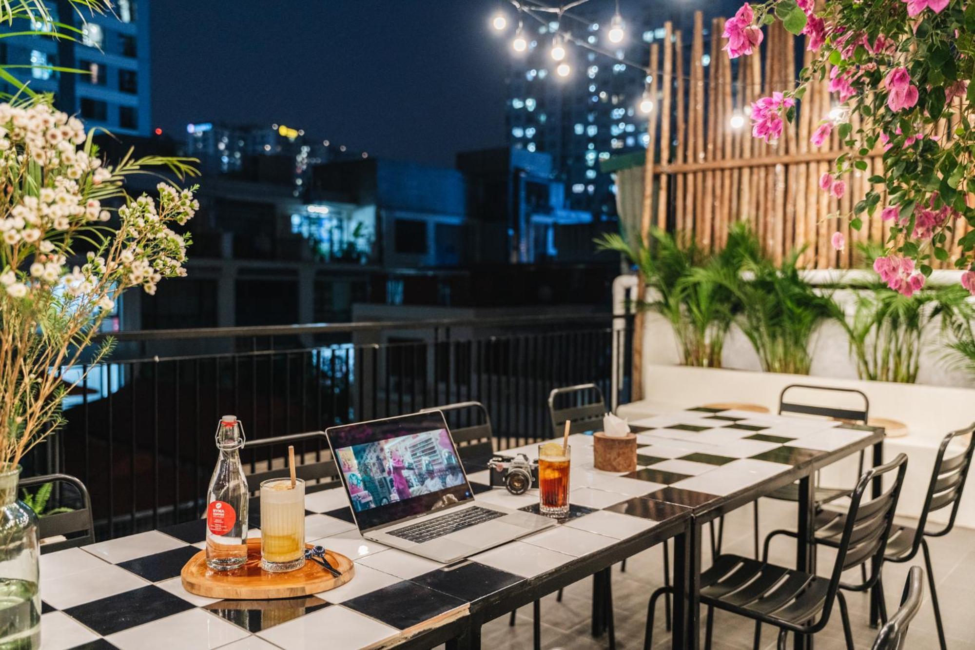 Căn hộ Opulent Skyline Retreat - Elevated Living - Inspired Design Hà Nội