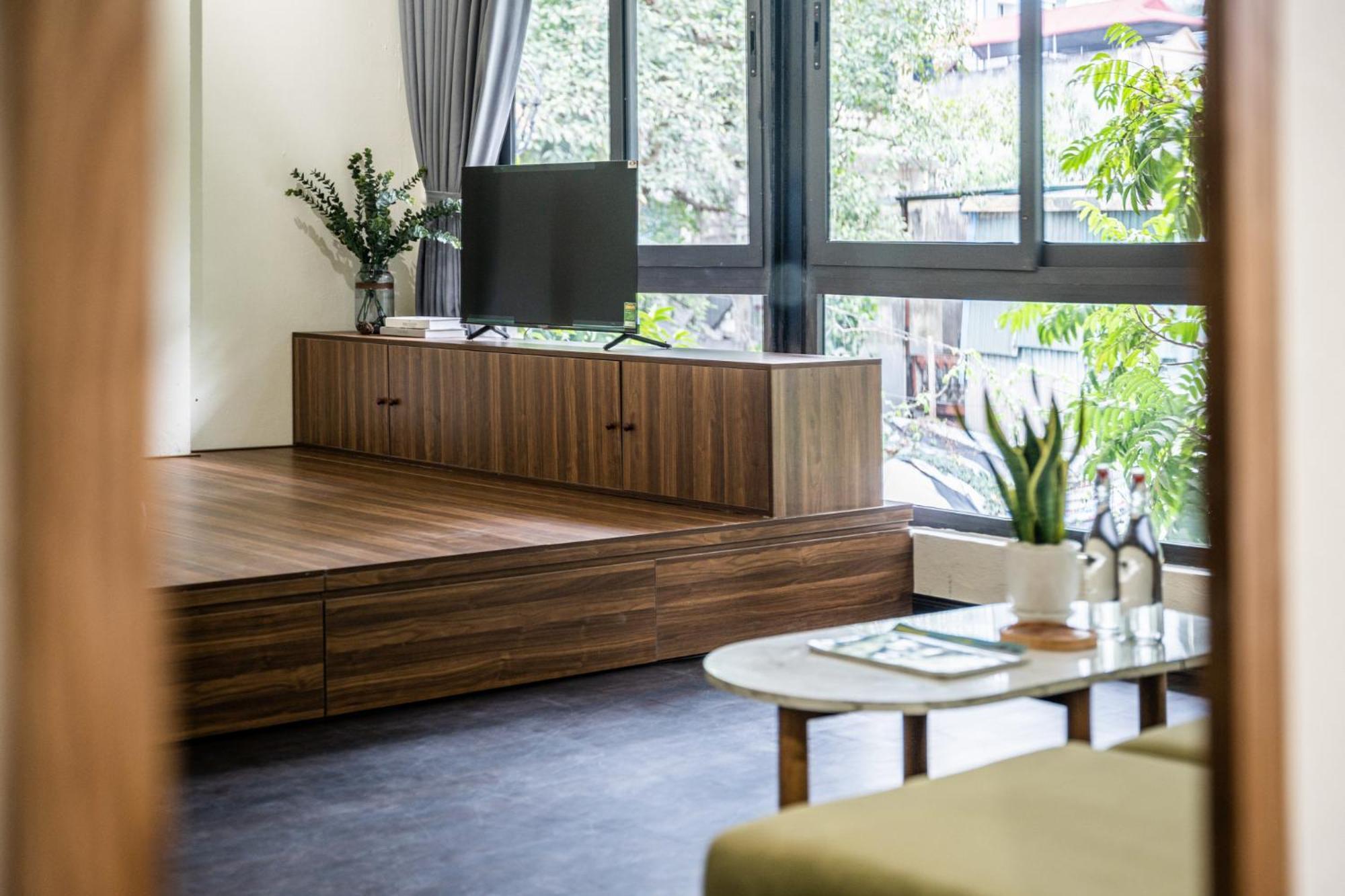 Opulent Skyline Retreat - Elevated Living - Inspired Design Hà Nội