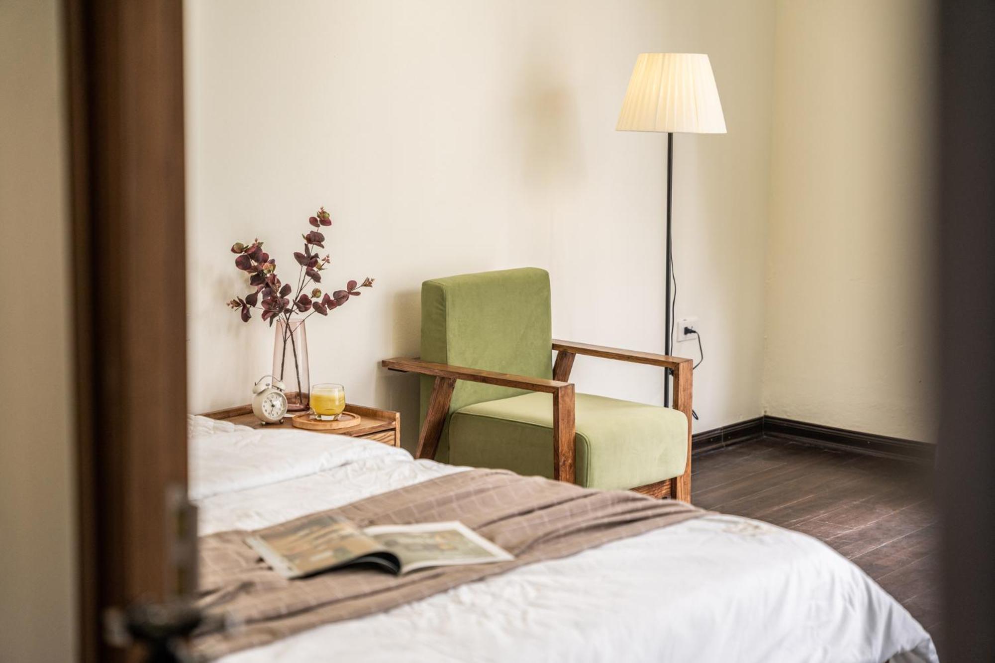 Opulent Skyline Retreat - Elevated Living - Inspired Design Căn hộ Hà Nội