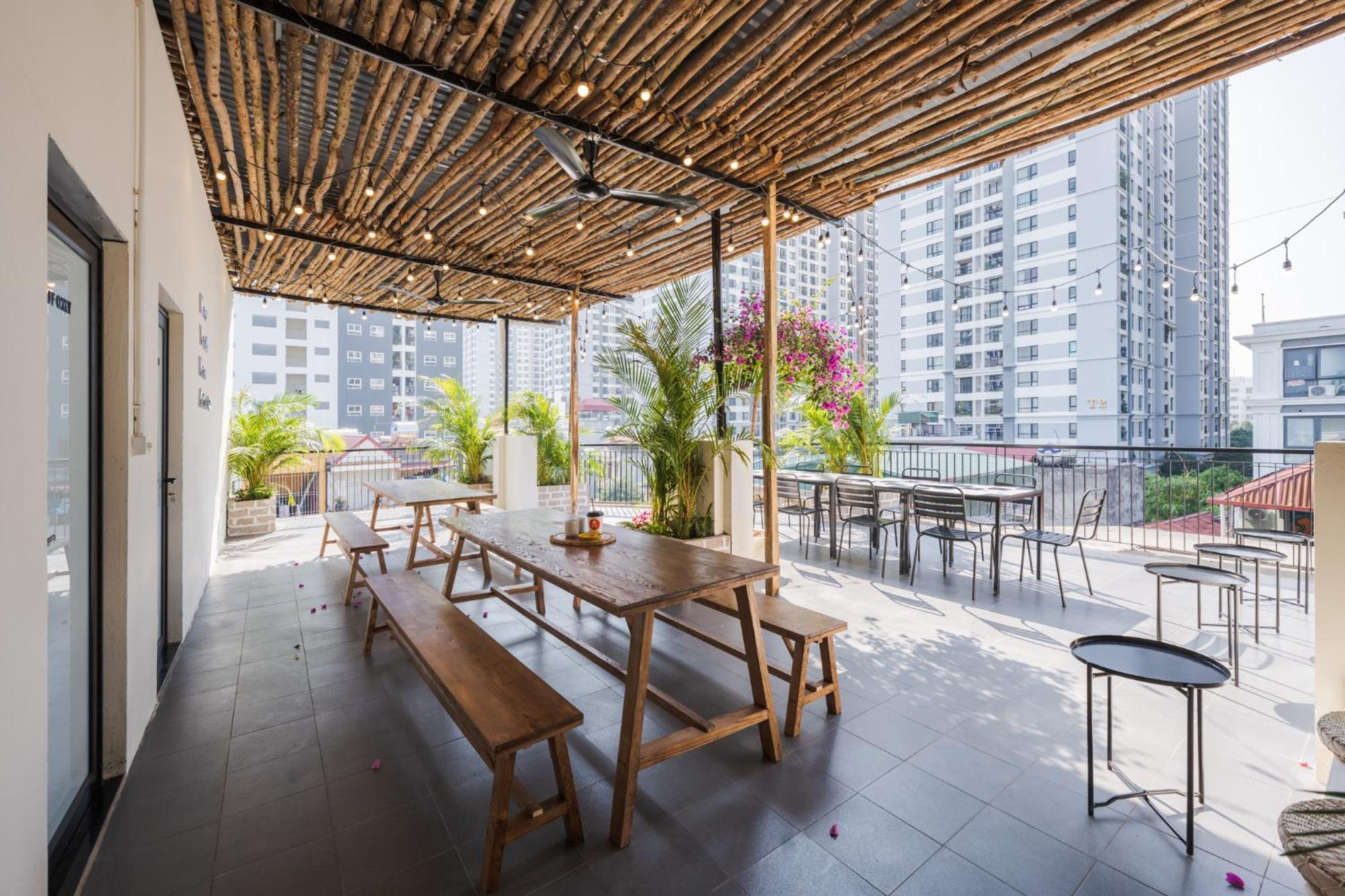 Opulent Skyline Retreat - Elevated Living - Inspired Design * Hanoï